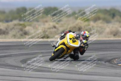 media/Jan-15-2026-Racers Edge (Thu) [[dfebeb70ab]]/2-A Group/Session 3 (Turn 16)/